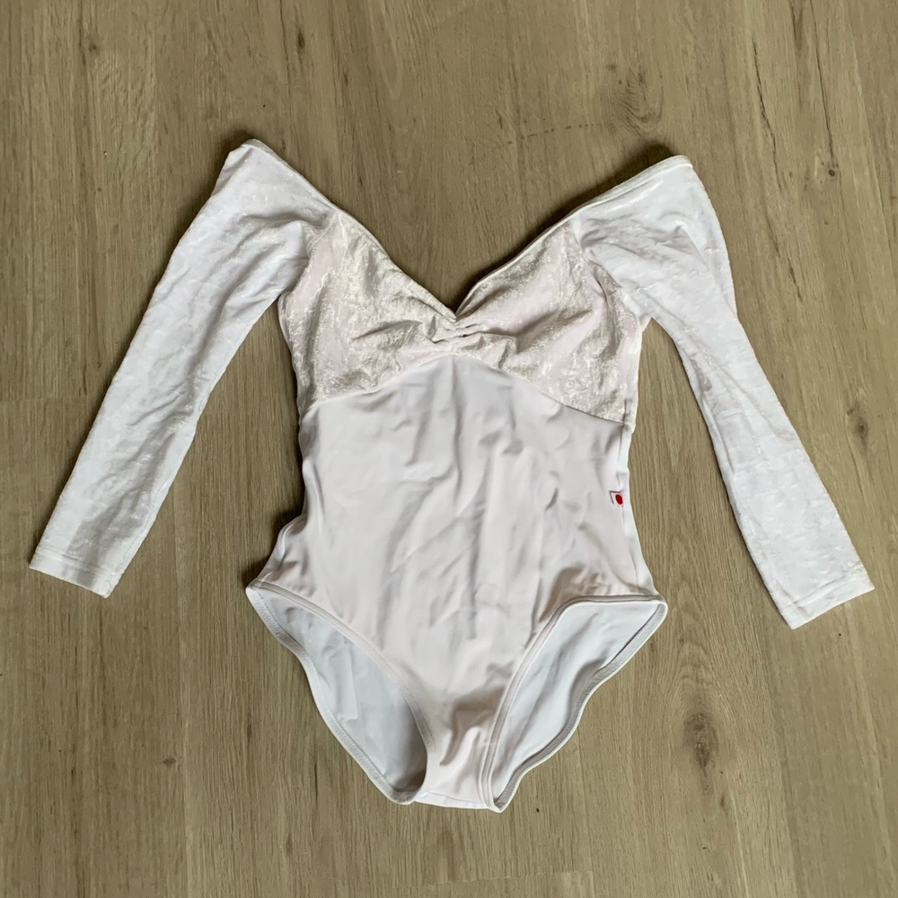 Yumiko Leotard - White Elli, Size Small, Velvet 3/4 sleeves, Full Lining